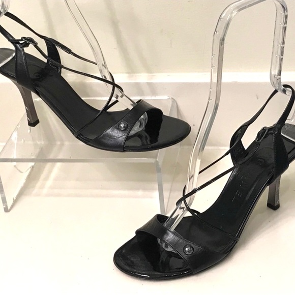 Iconic Chanel CC Quilted Heels - Picture 1 of 9